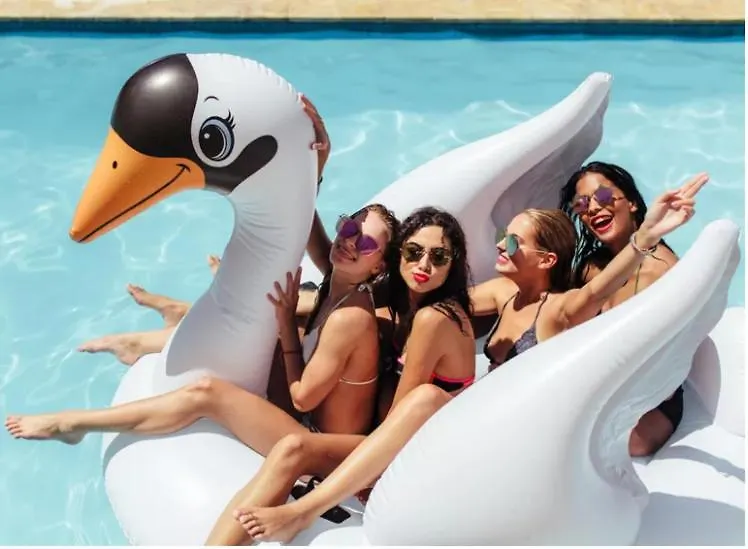 Villa Freebird Vip Bachelor Party & Wedding Events Pefkochori Grecia